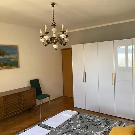 Slavante Apartment *